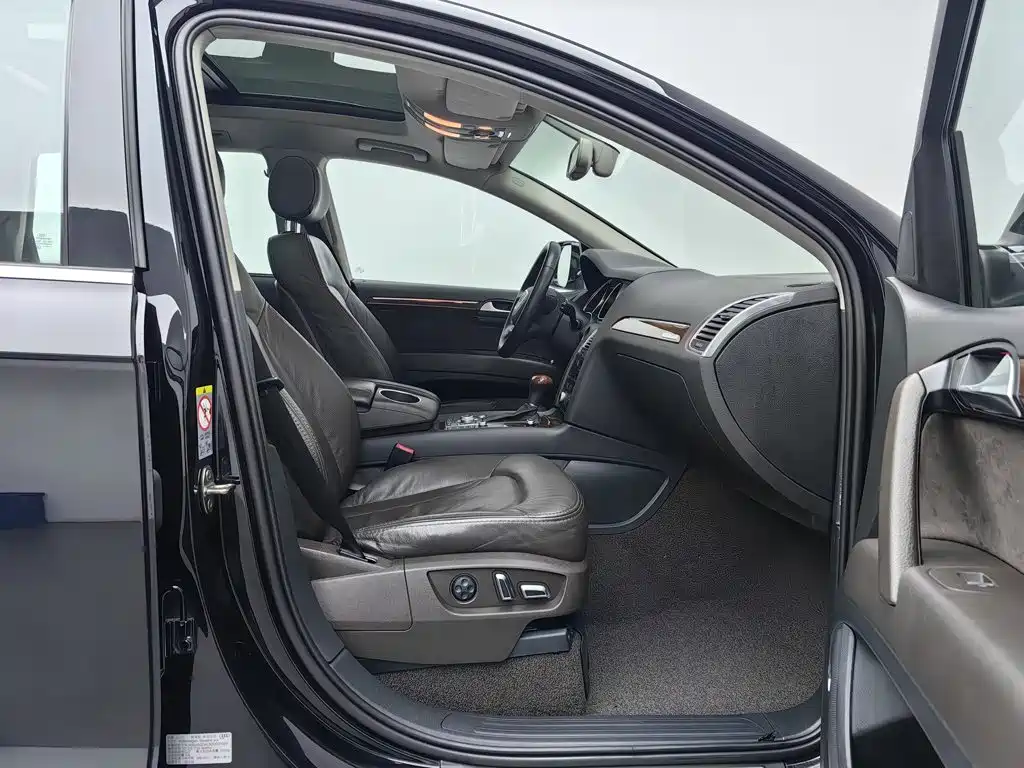 Audi Q7 — миниатюра 23