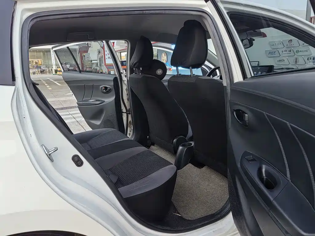 Toyota Vios FS — миниатюра 12