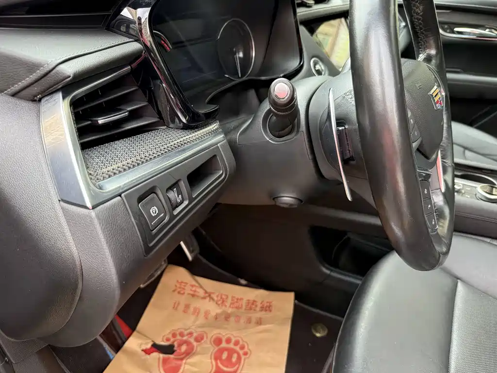 Cadillac XT5 — миниатюра 13