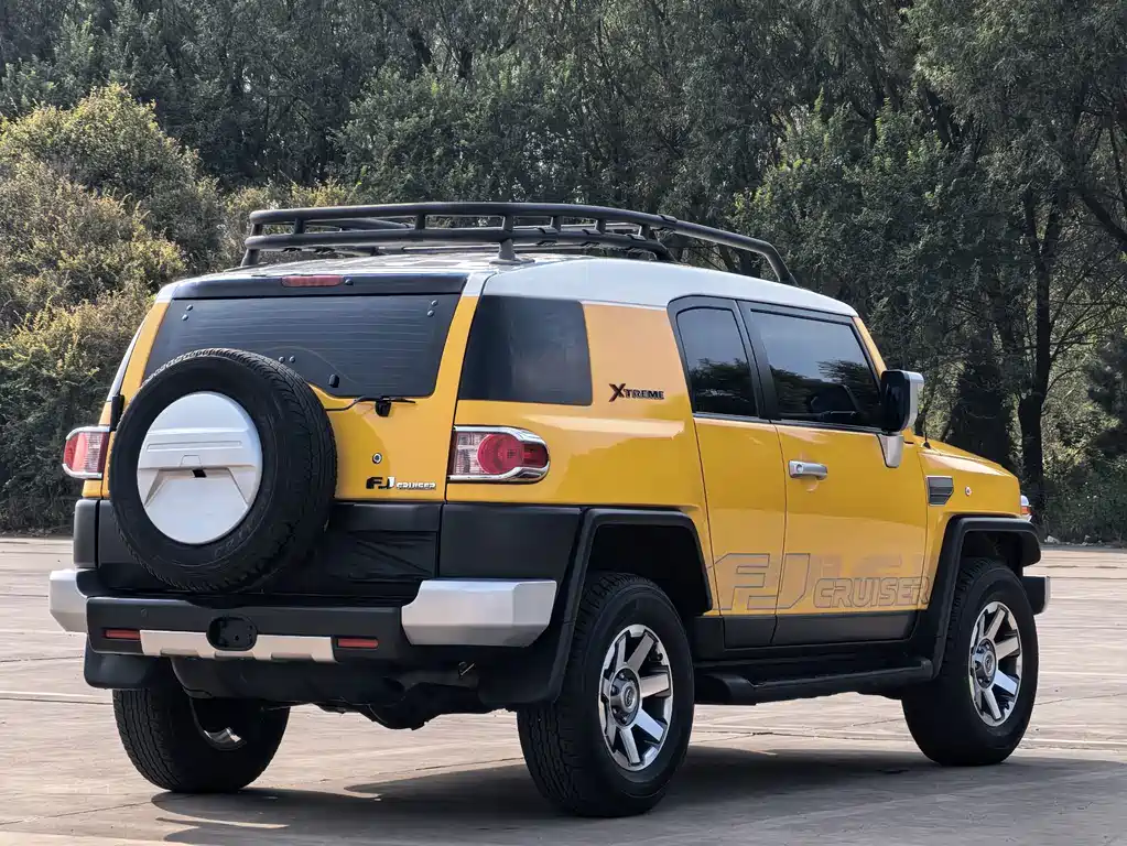 Toyota FJ Cruiser — миниатюра 6