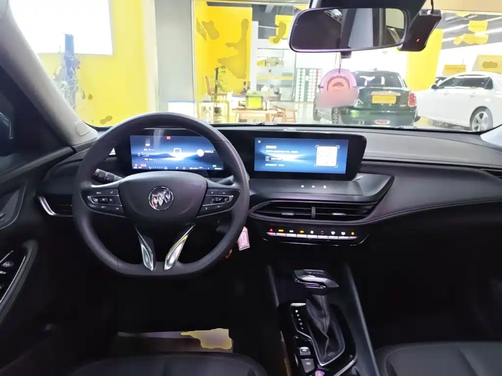 Buick Verano — миниатюра 10