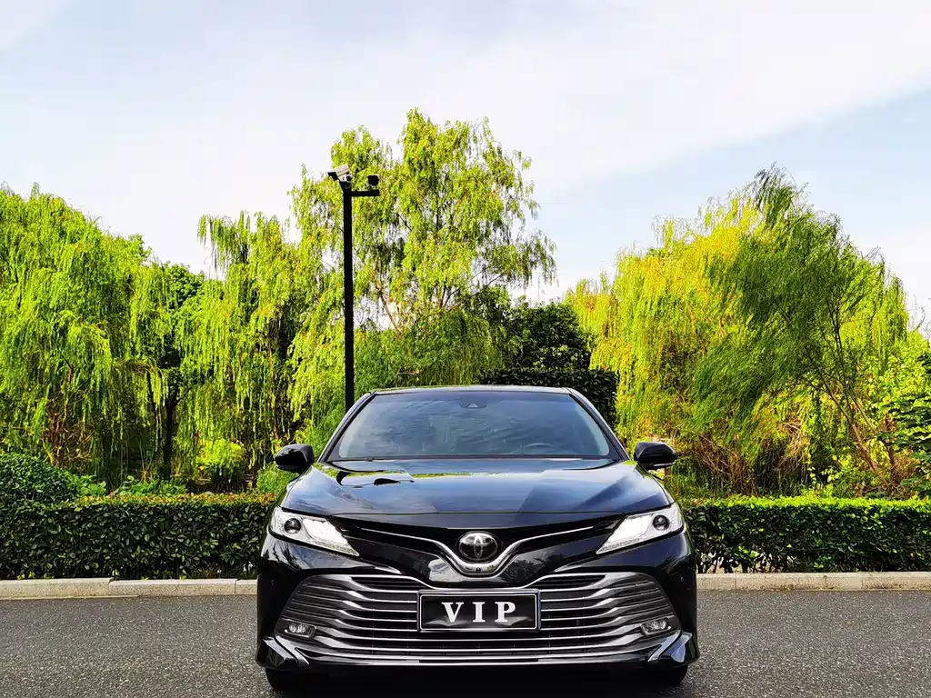 Toyota Camry — миниатюра 2