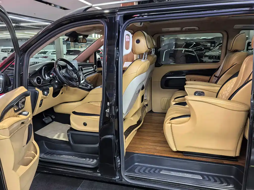 Mercedes-Benz V-Class — миниатюра 13