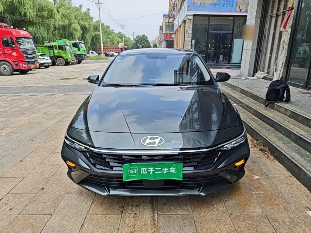 Hyundai Elantra — миниатюра 3
