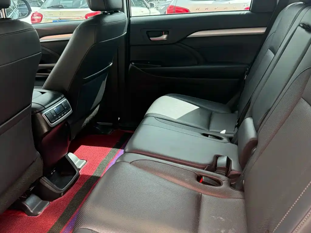 Toyota Highlander — миниатюра 9