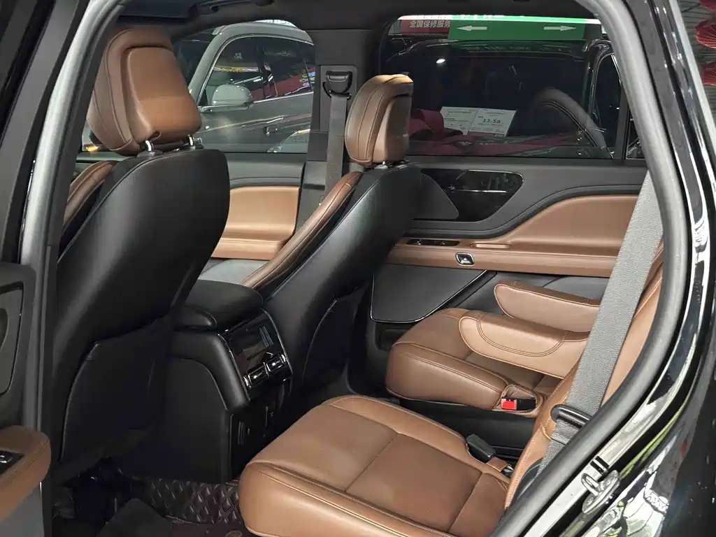 Lincoln Aviator — миниатюра 7