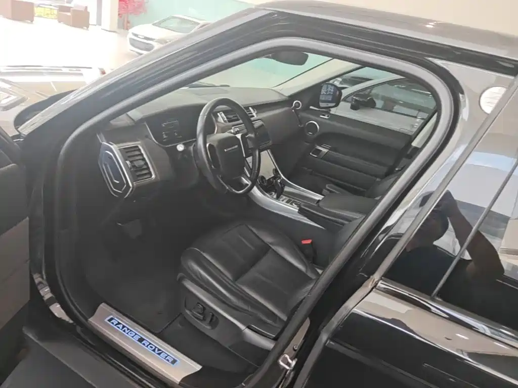 Land Rover Sport PHEV — миниатюра 16