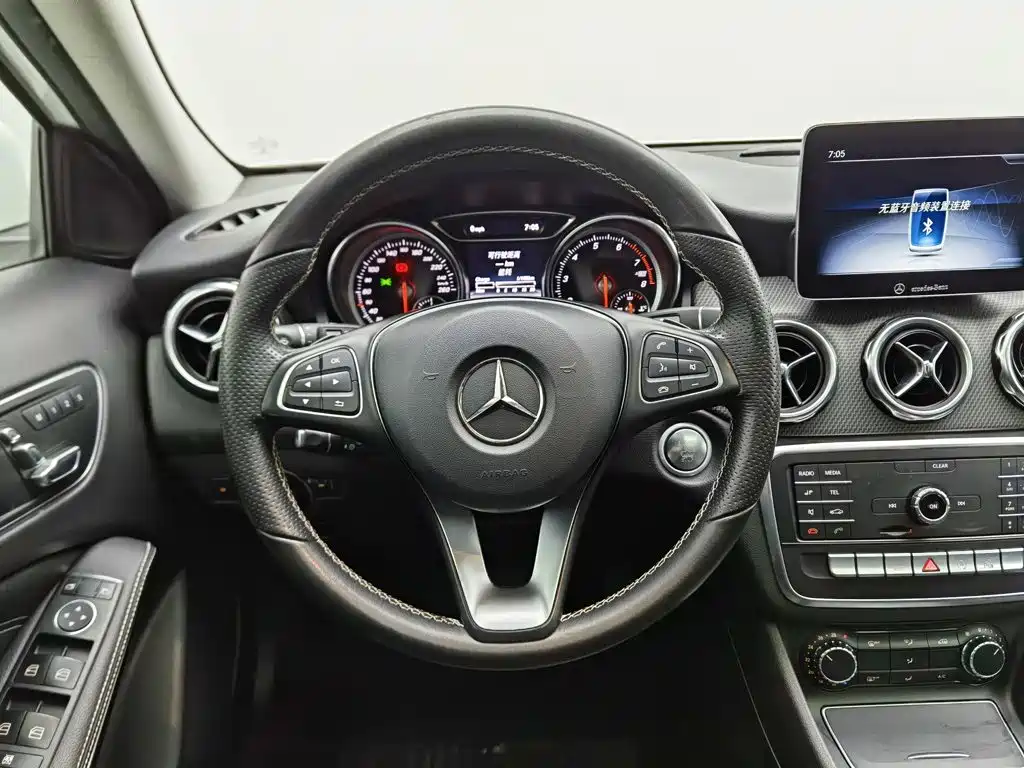 Mercedes-Benz GLA — миниатюра 11