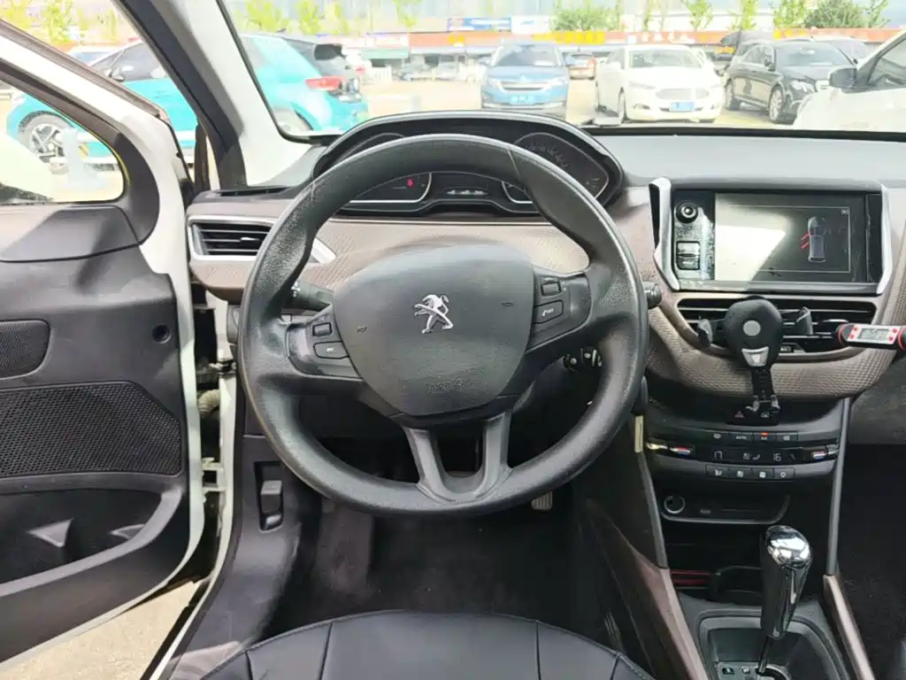 Peugeot 2008 — миниатюра 11