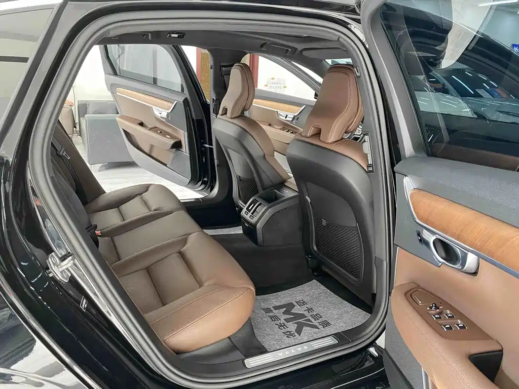 Volvo S90 — миниатюра 8
