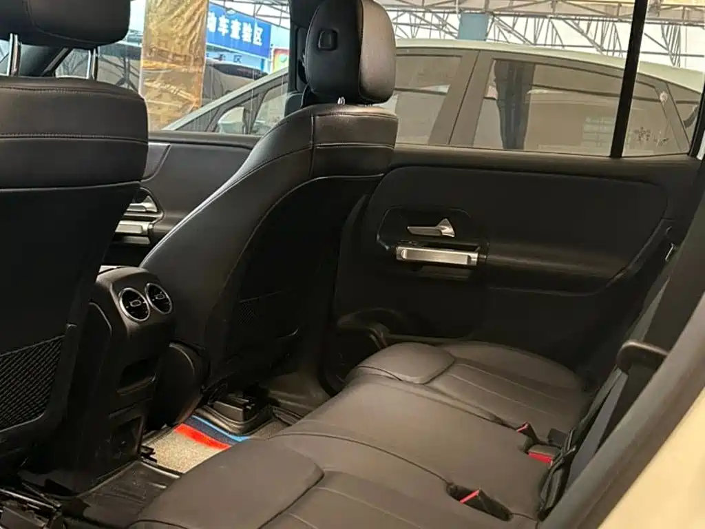 Mercedes-Benz GLB — миниатюра 6