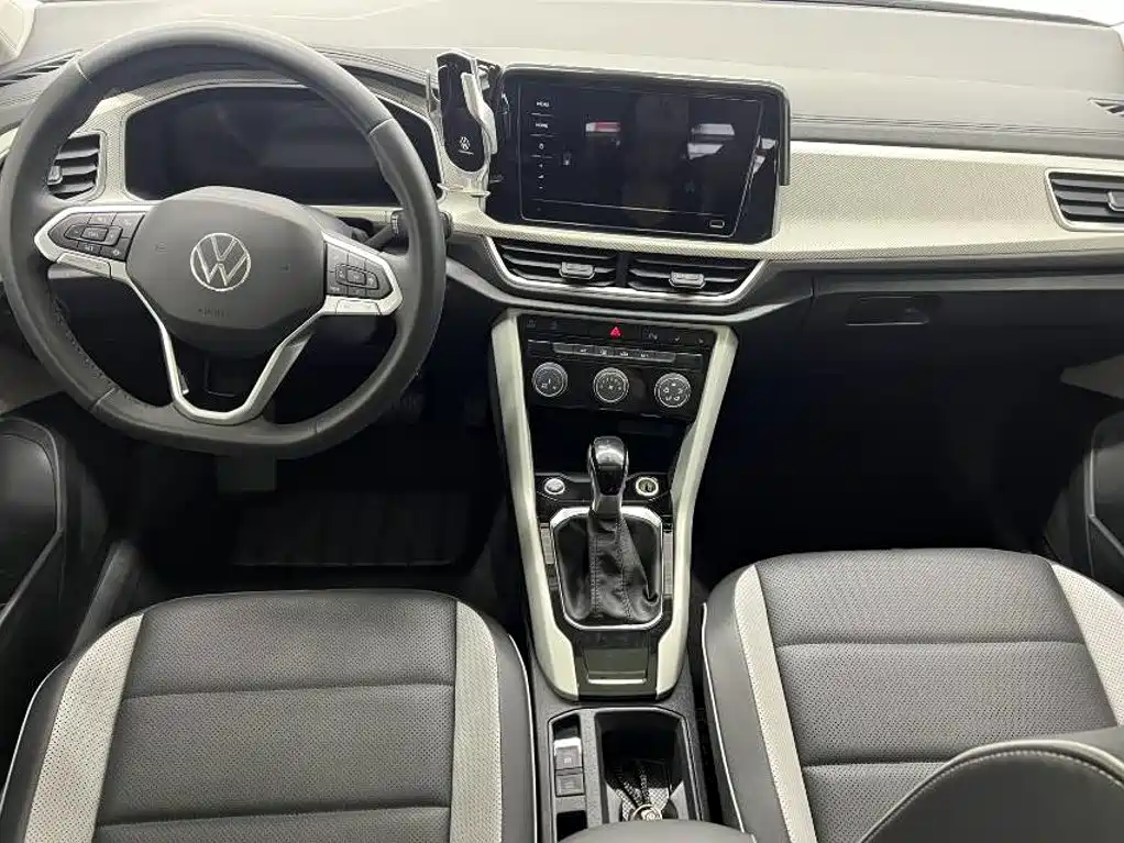 Volkswagen T-Roc — миниатюра 18