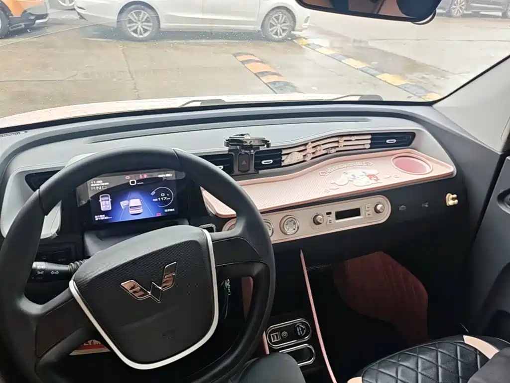 Wuling MINIEV — миниатюра 10