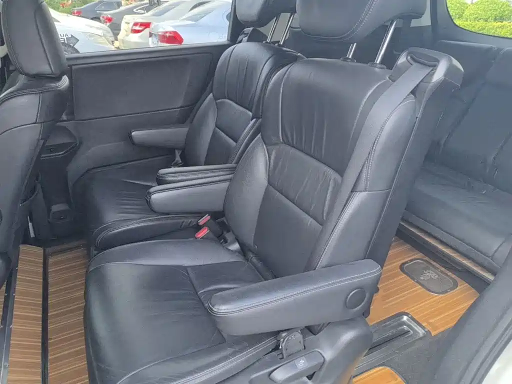 Honda Elysion — миниатюра 17