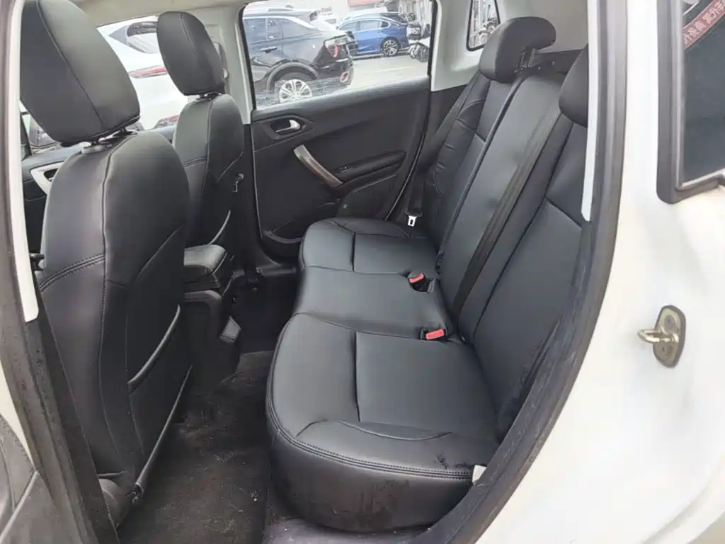 Peugeot 2008 — миниатюра 17