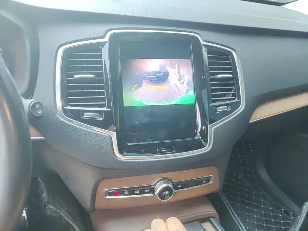Volvo XC90 — миниатюра 13