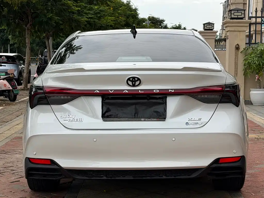 Toyota Avalon — миниатюра 8