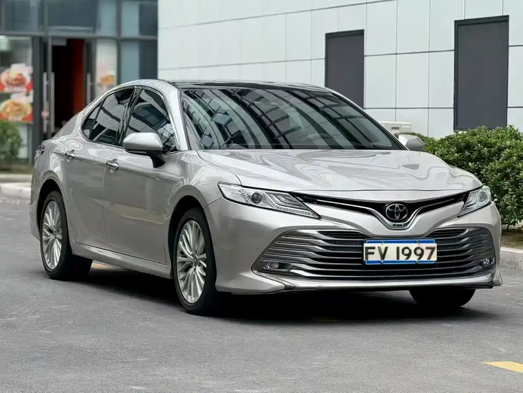 TOYOTA CAMRY