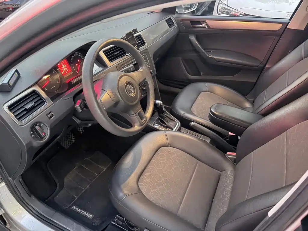 Volkswagen Santana — миниатюра 7