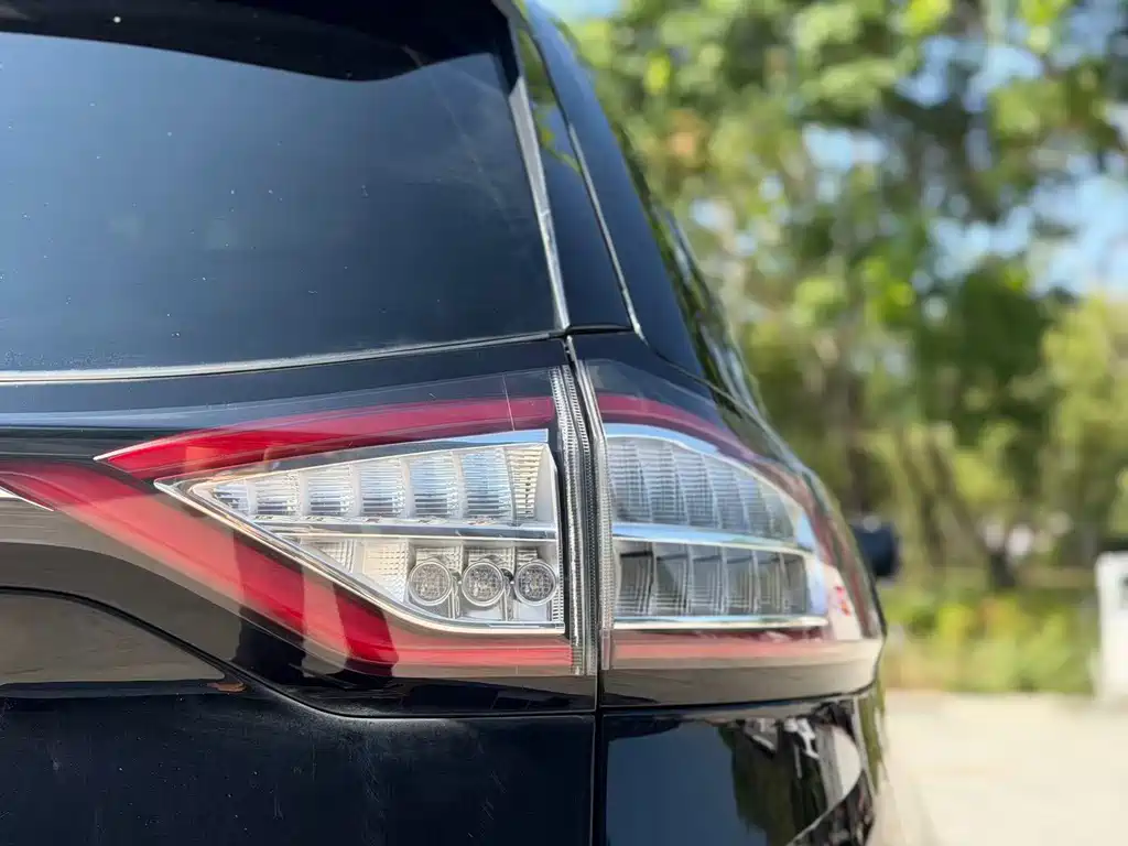 Ford Edge — миниатюра 11