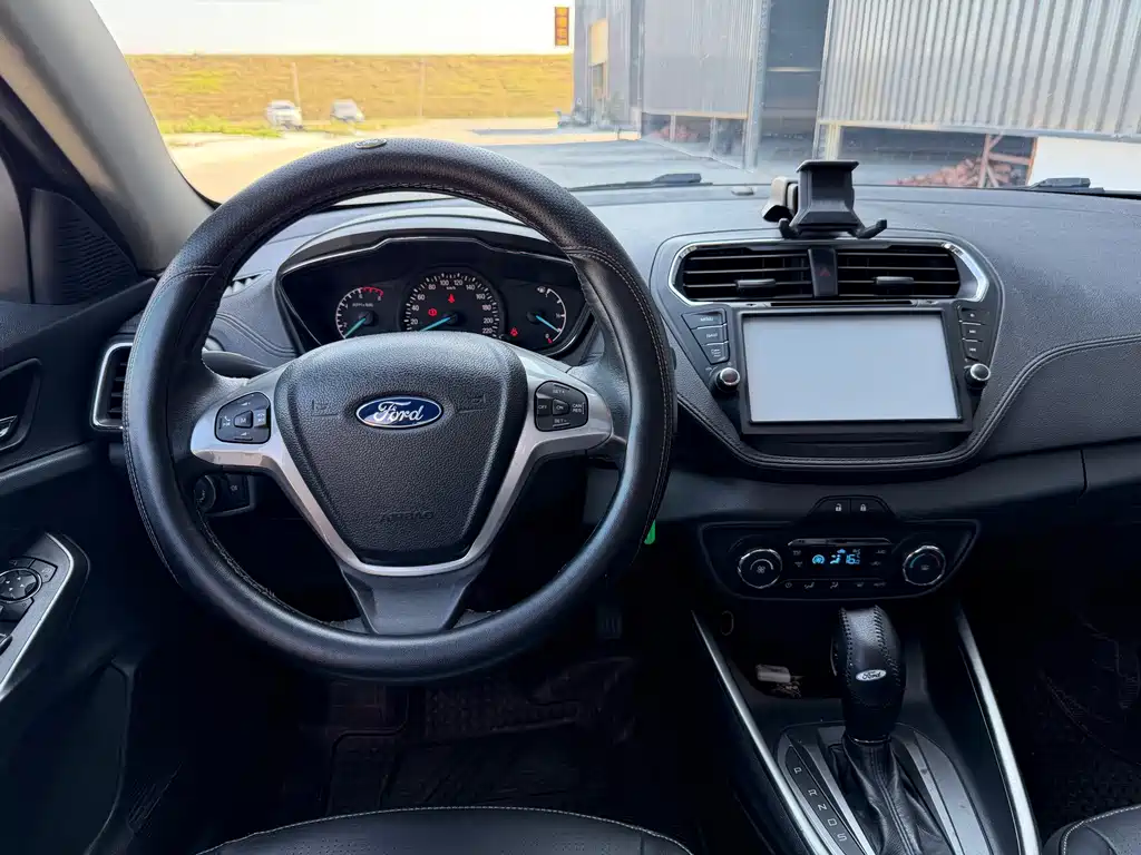 Ford Escort — миниатюра 10