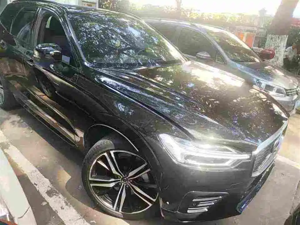 Volvo XC60 PHEV — миниатюра 2