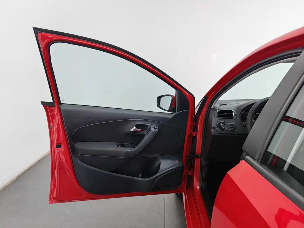 Volkswagen Polo — миниатюра 8
