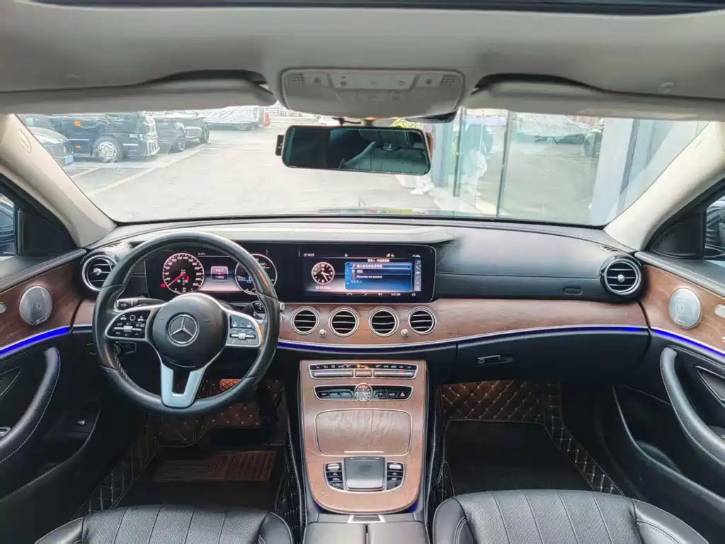 MERCEDES-BENZ E CLASS