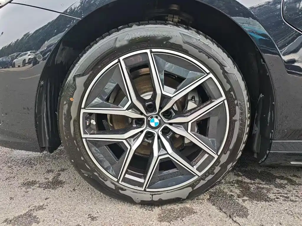 BMW i5 — миниатюра 6