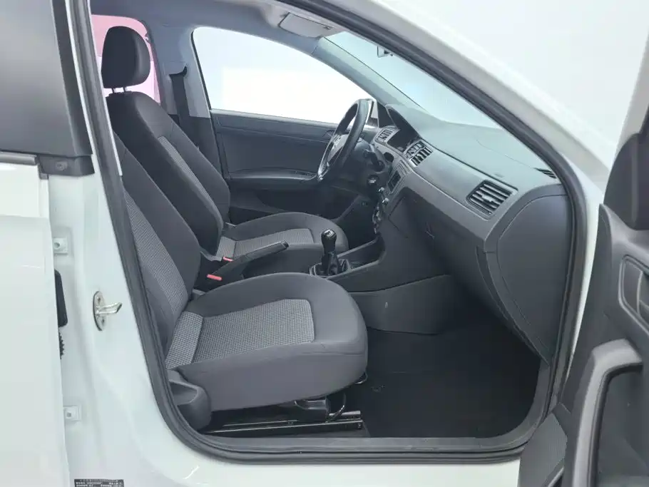 Volkswagen Santana — миниатюра 8