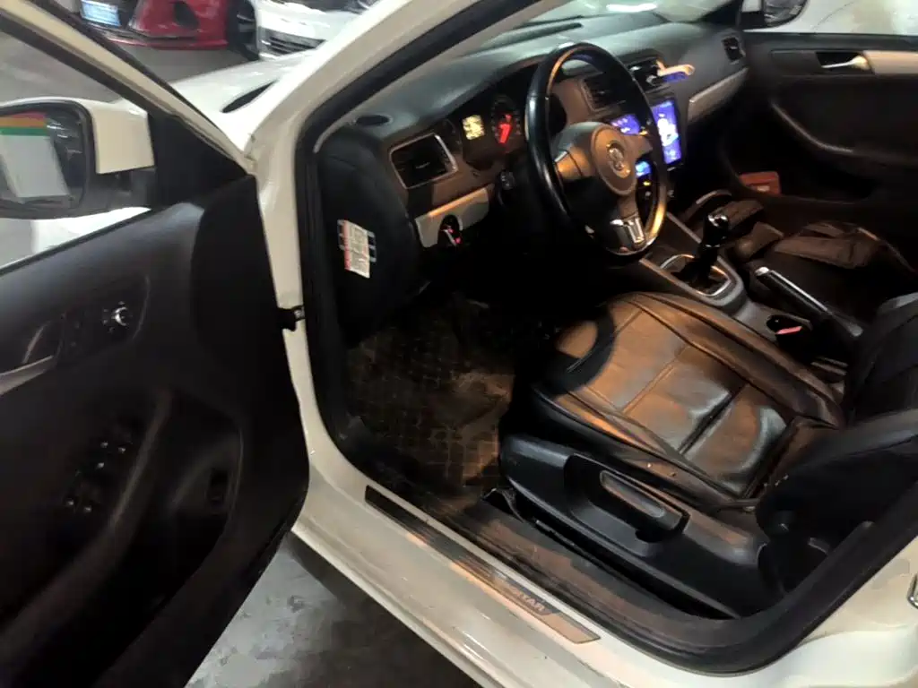 Volkswagen Sagitar — миниатюра 16