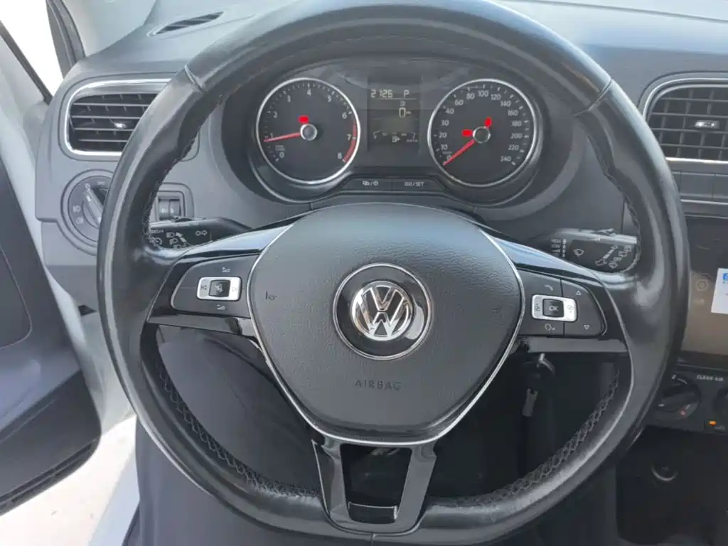 Volkswagen Polo — миниатюра 11