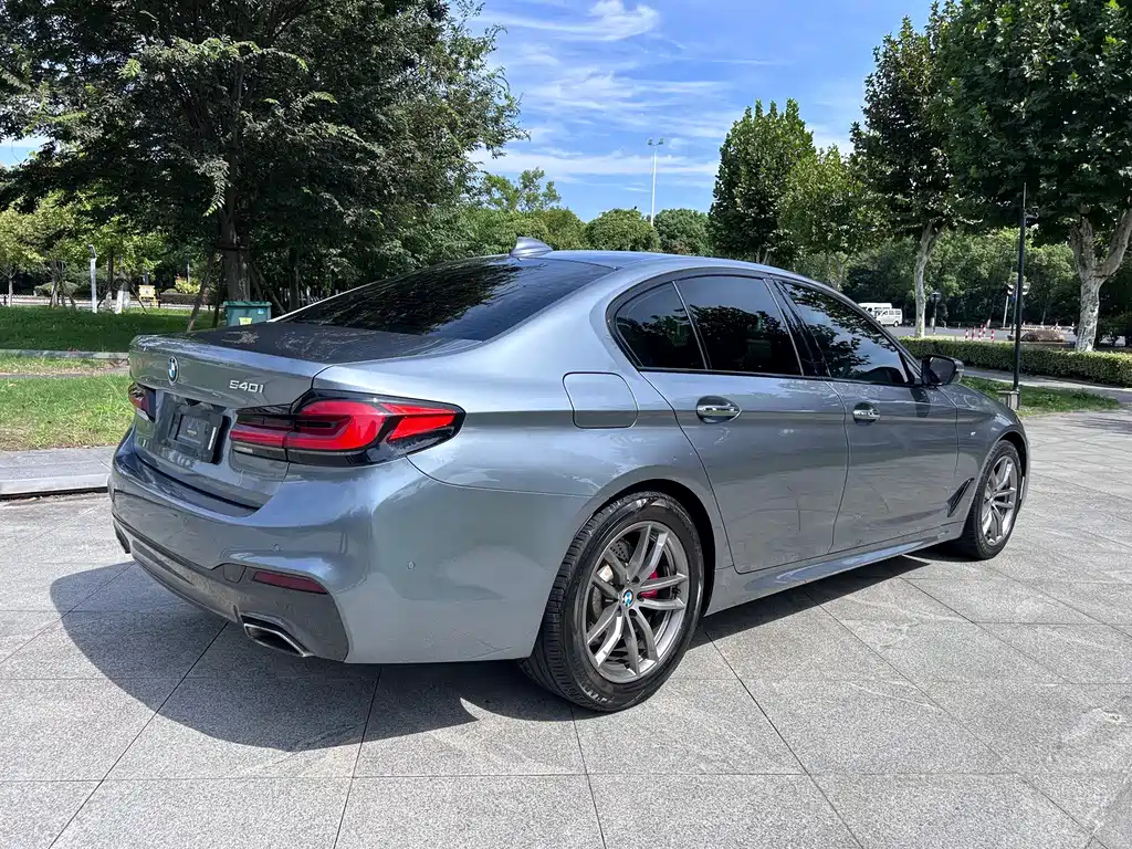 BMW 5 Series (Import) — миниатюра 6