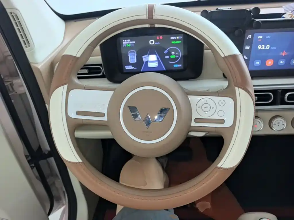 Wuling MINIEV — миниатюра 11