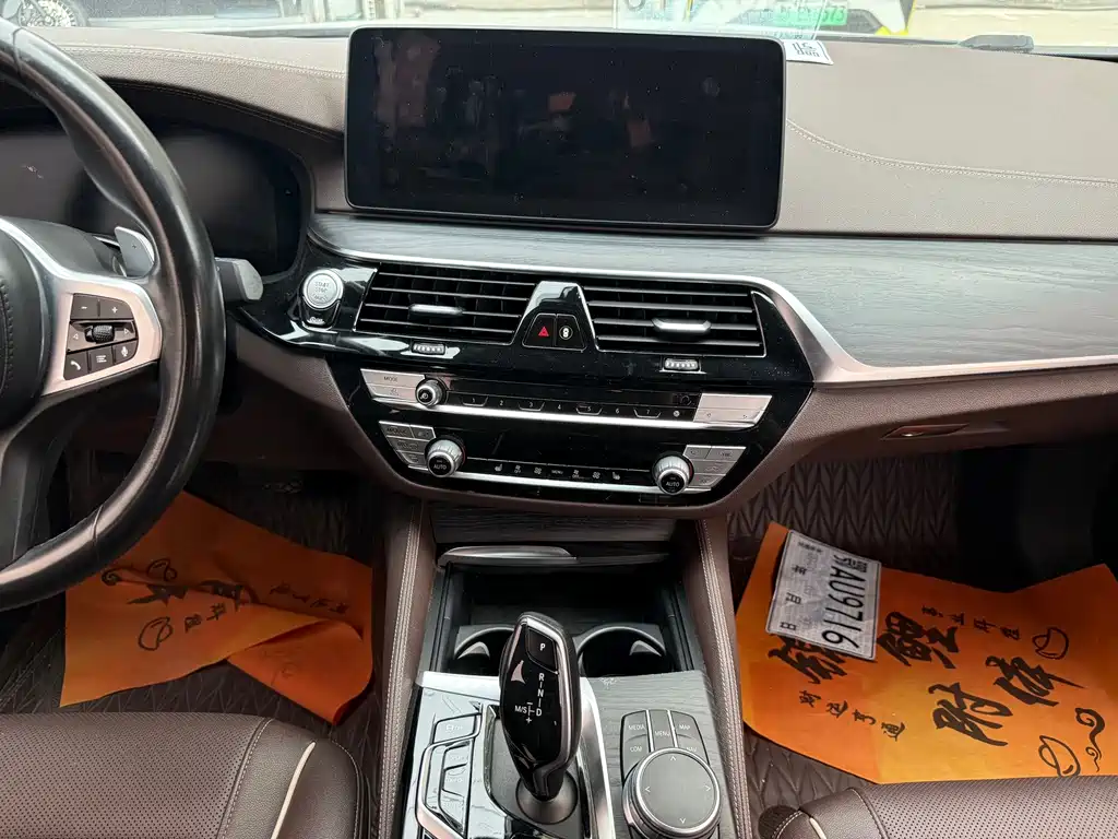 BMW 5 Series — миниатюра 14