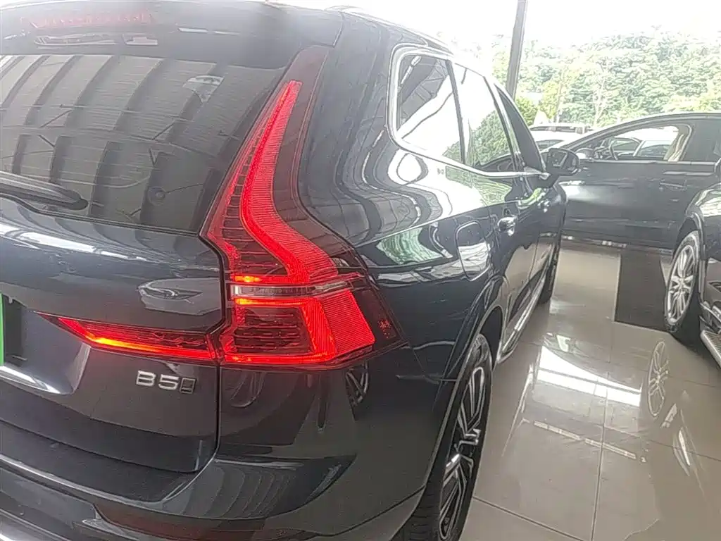 Volvo XC60 2022 B5 Luxury
