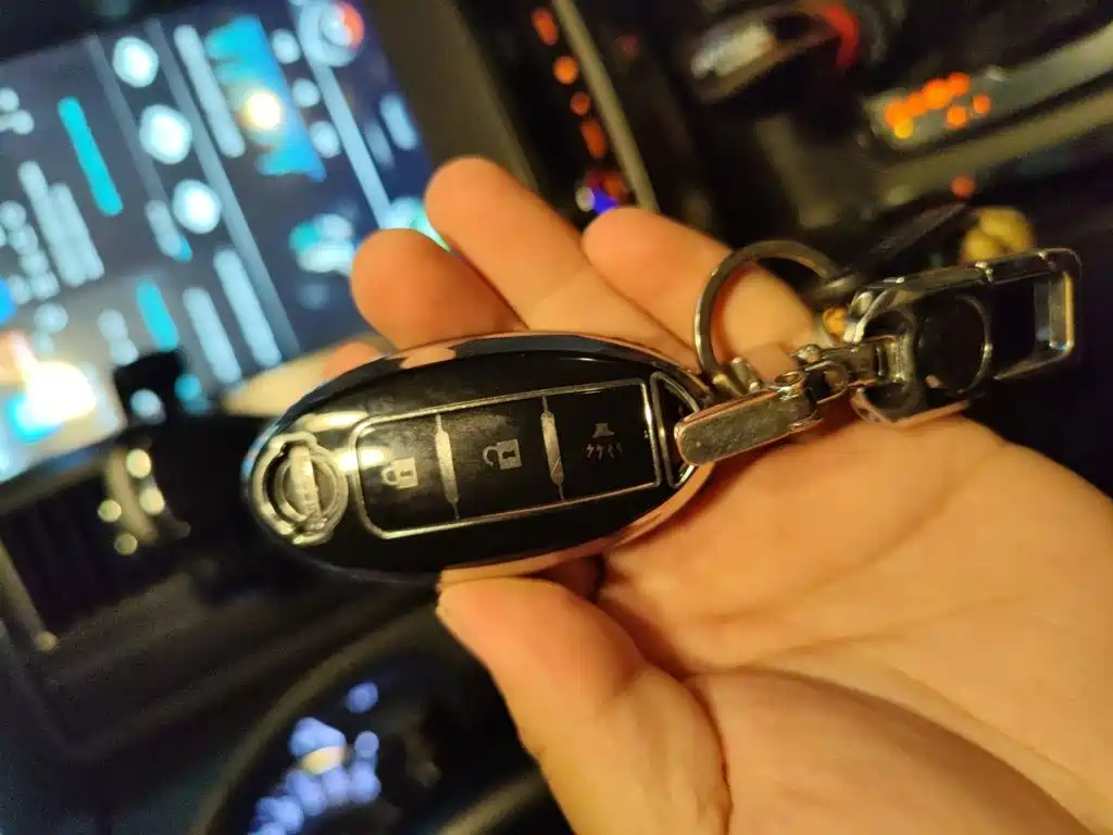 Nissan Patrol — миниатюра 12