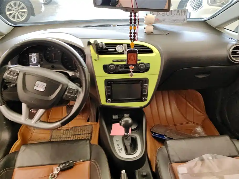SEAT Leon — миниатюра 12