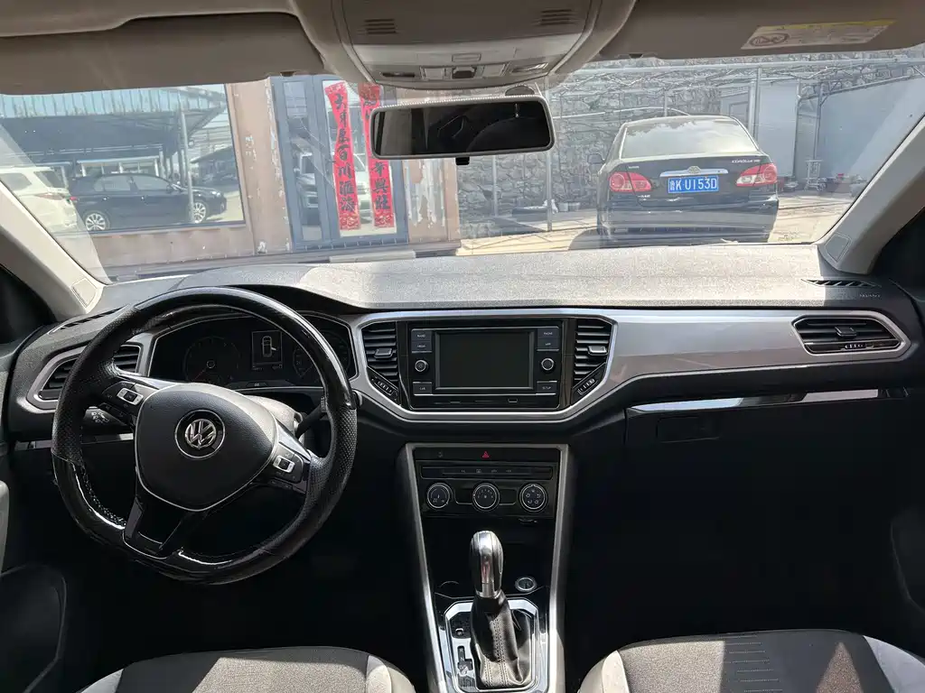 Volkswagen T-Roc — миниатюра 4