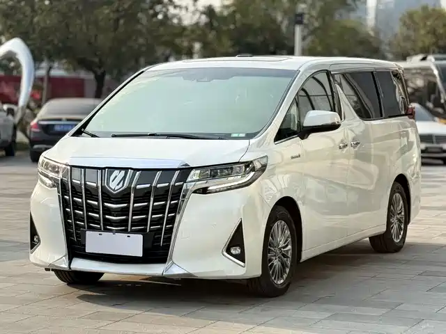 TOYOTA ELFA 2020