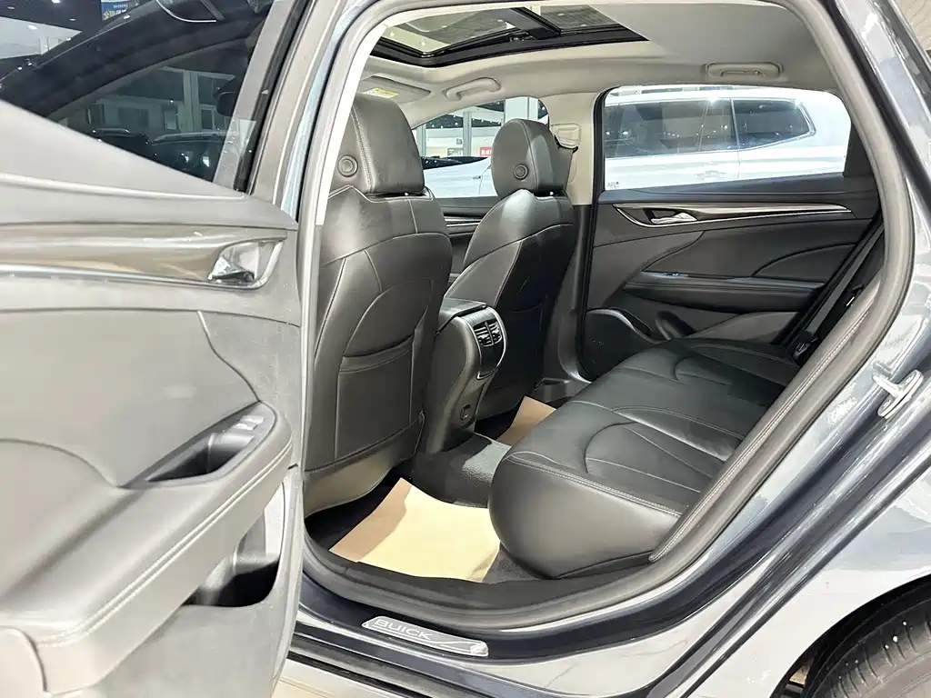 Buick LaCrosse — миниатюра 6