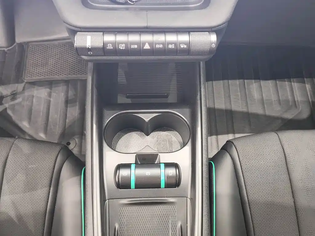 BYD Dolphin — миниатюра 13