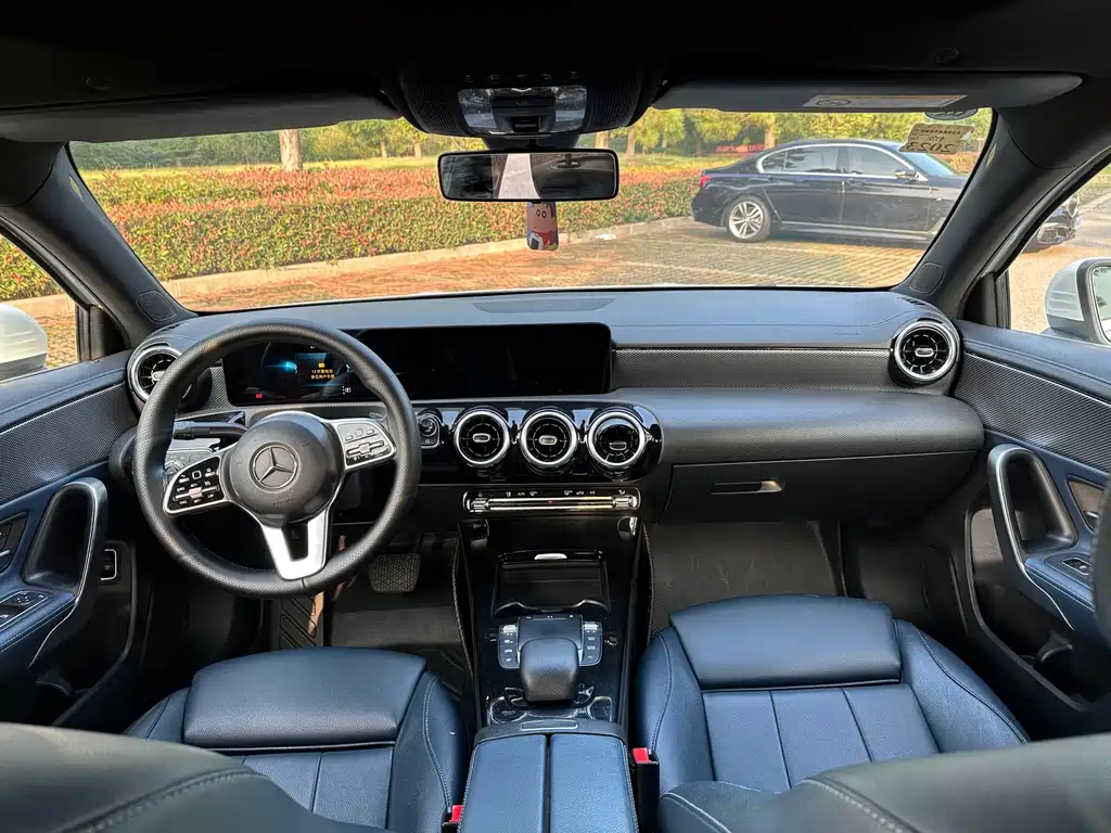 Mercedes-Benz A-Class — миниатюра 7