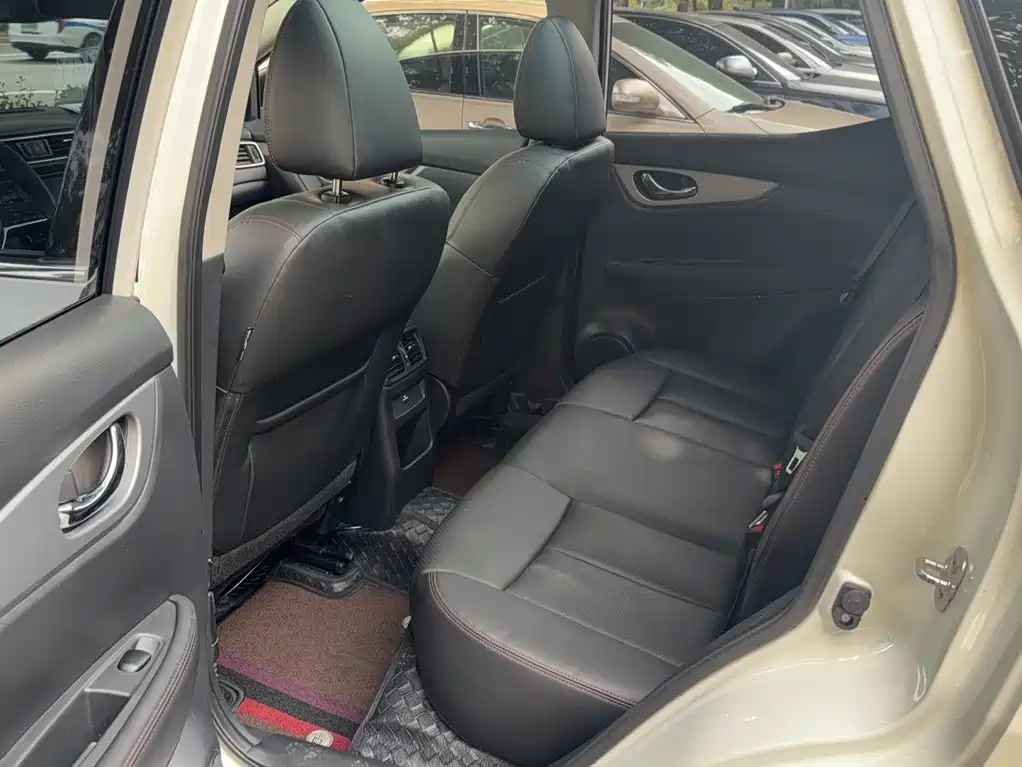 Nissan Qashqai — миниатюра 17