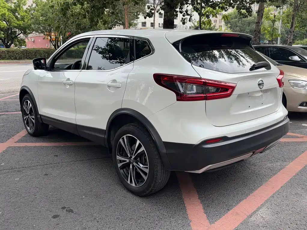 Nissan Qashqai — миниатюра 14