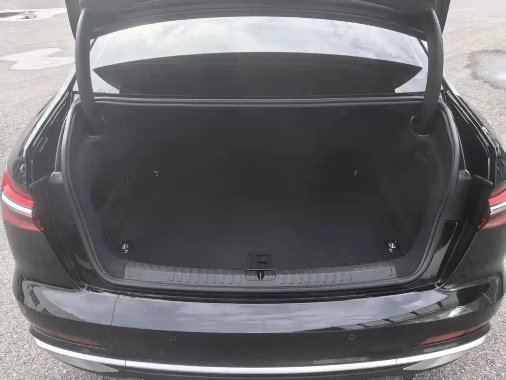 Audi A6L — миниатюра 10