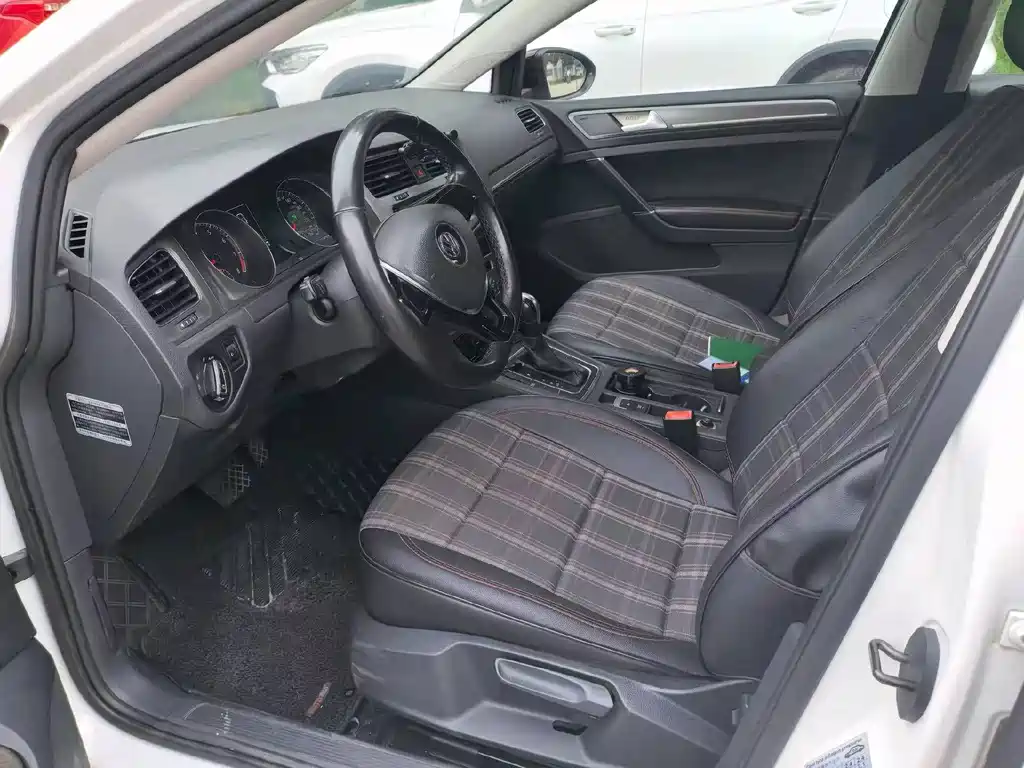 Volkswagen Golf — миниатюра 4