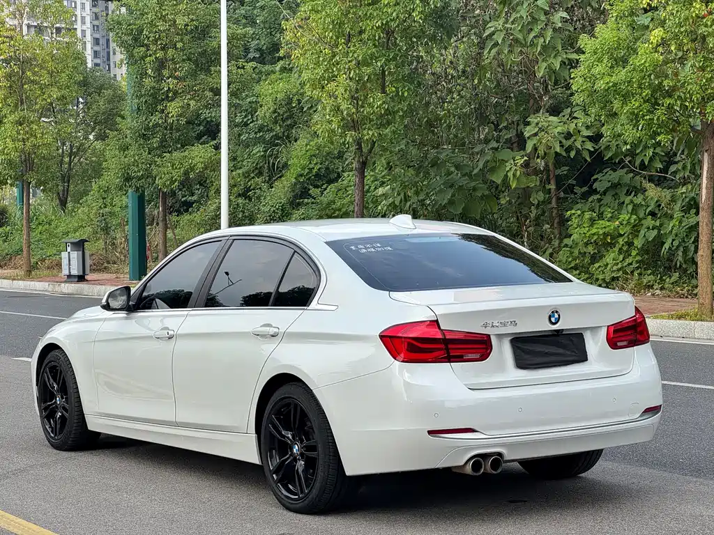 BMW 3 Series — миниатюра 4
