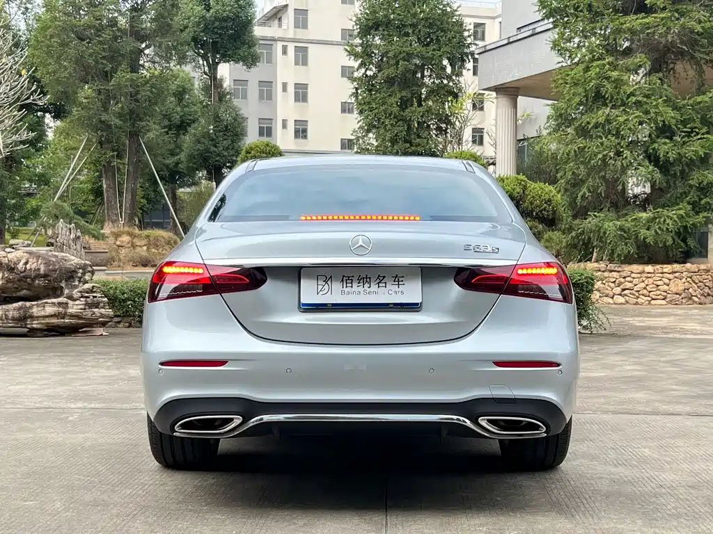 Mercedes-Benz E-Class — миниатюра 8