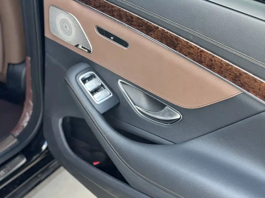 Mercedes-Benz S-Class — миниатюра 15